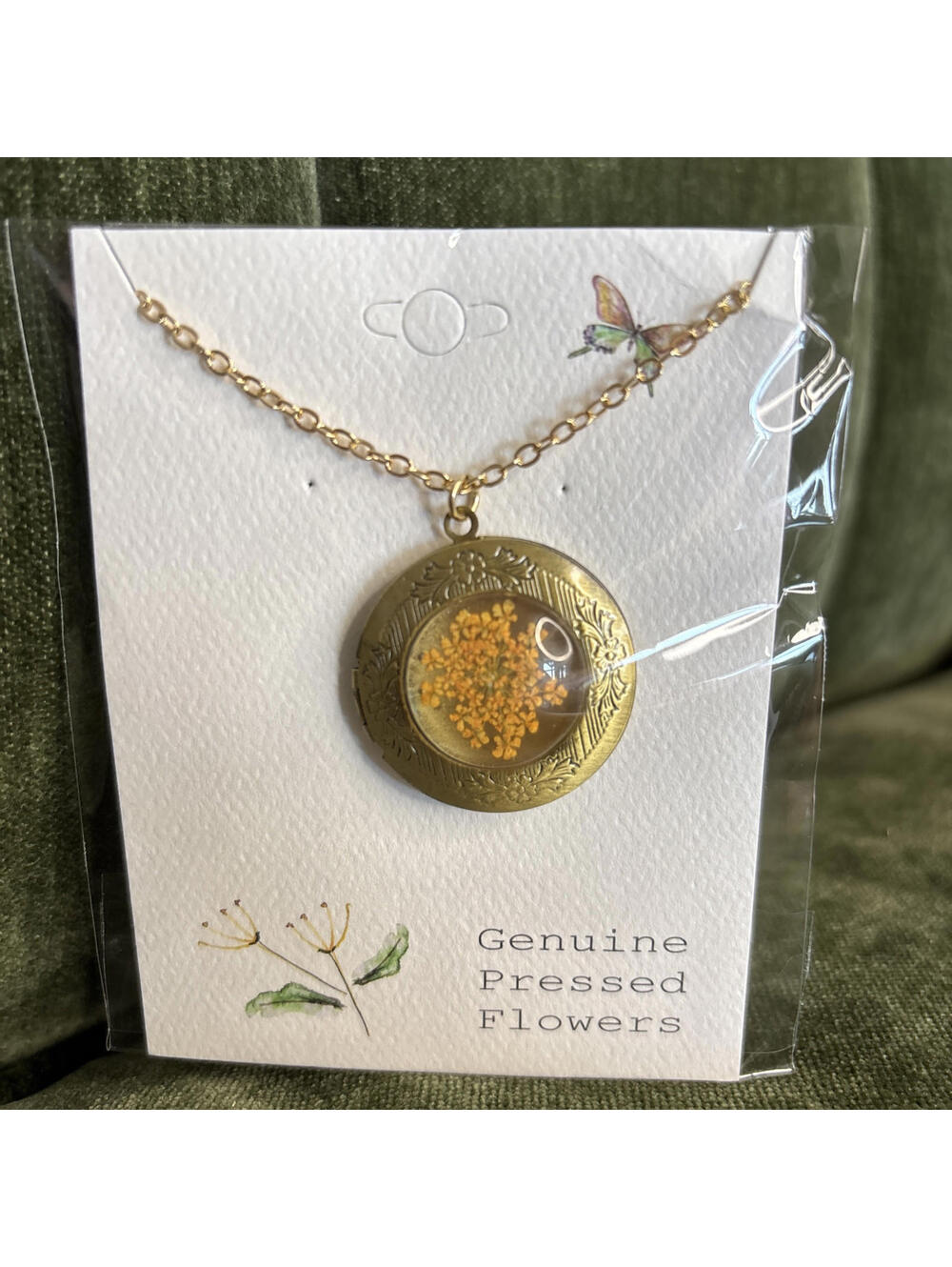 Zad Locket Women's NWT Vintage Style Yellow Dried Flower Locket Necklace